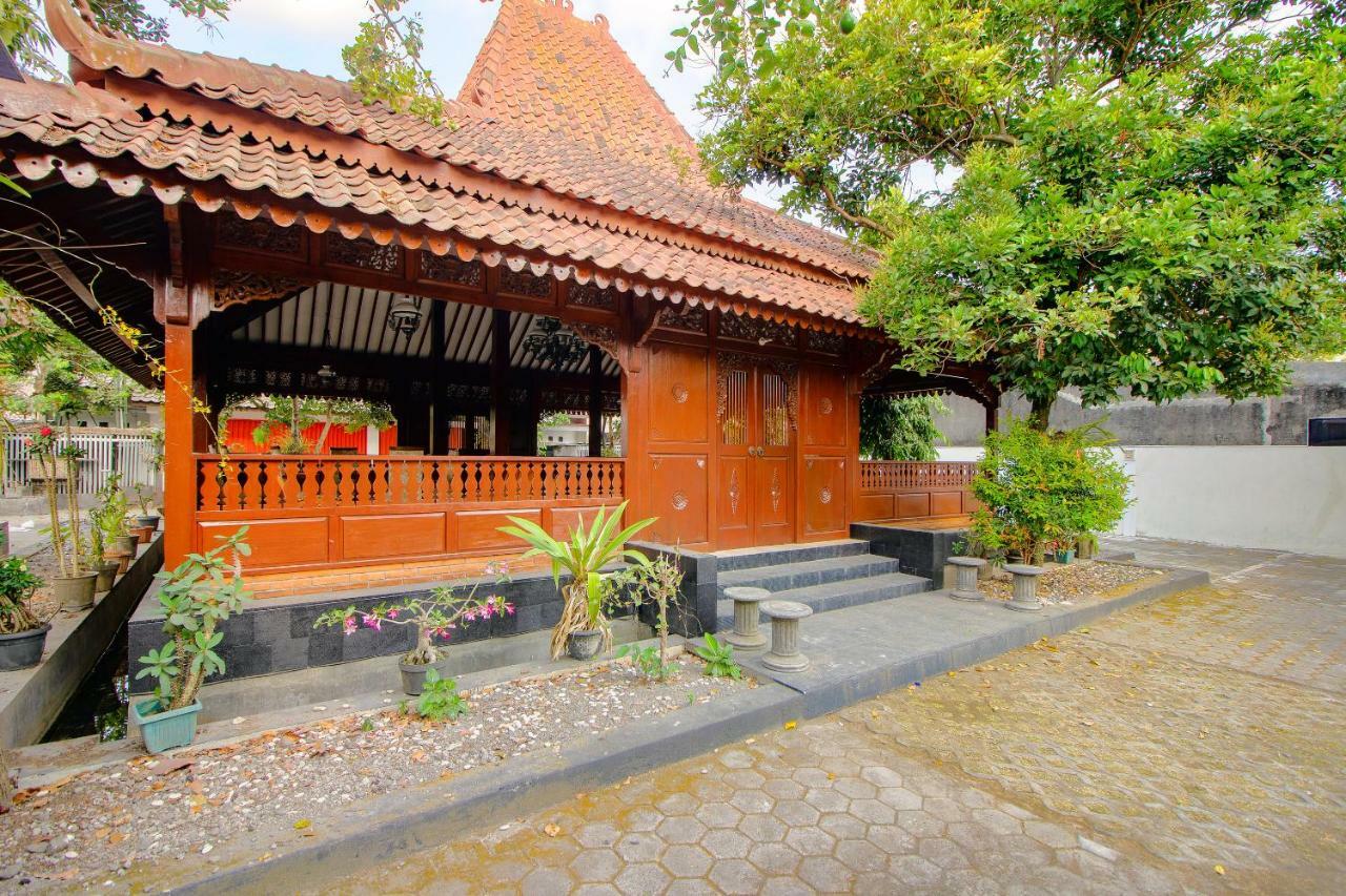 Oyo 1473 Omah Tentrem Syariah Melati Exteriör bild