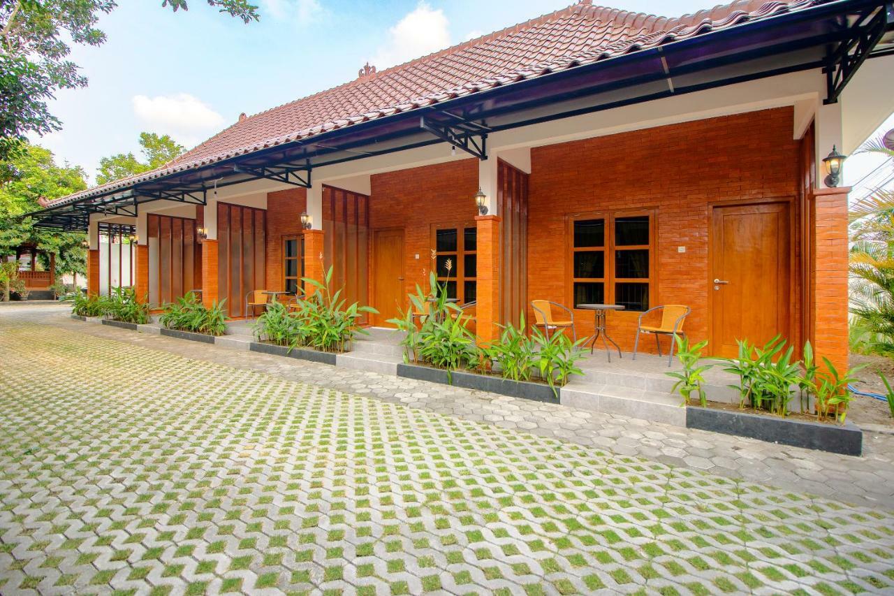 Oyo 1473 Omah Tentrem Syariah Melati Exteriör bild